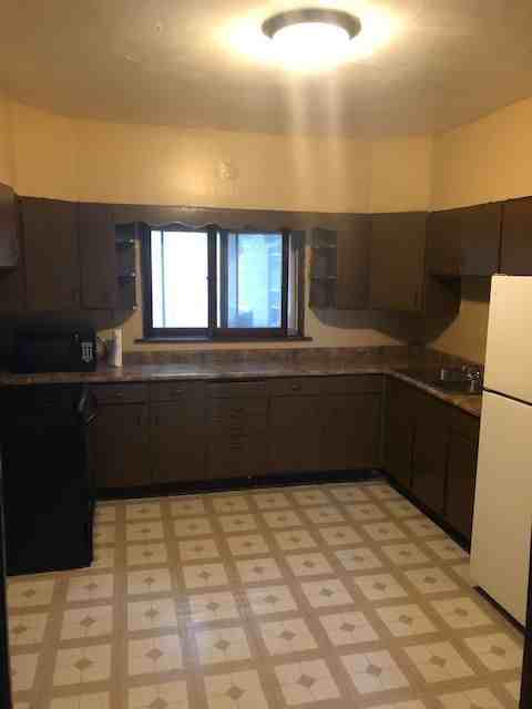 3321 W. Juneau Ave. - Photo 2 of 10