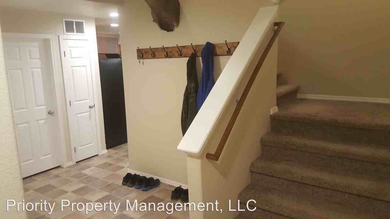 507 Blaine Ct - Photo 2 of 15
