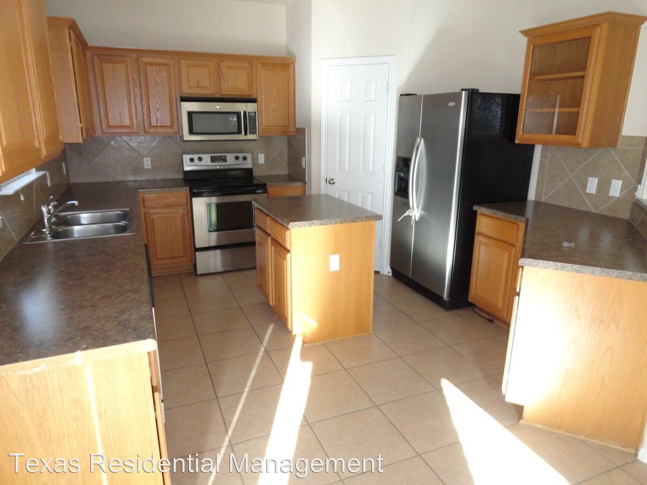 6107 Bridgewood Dr - Photo 3 of 19