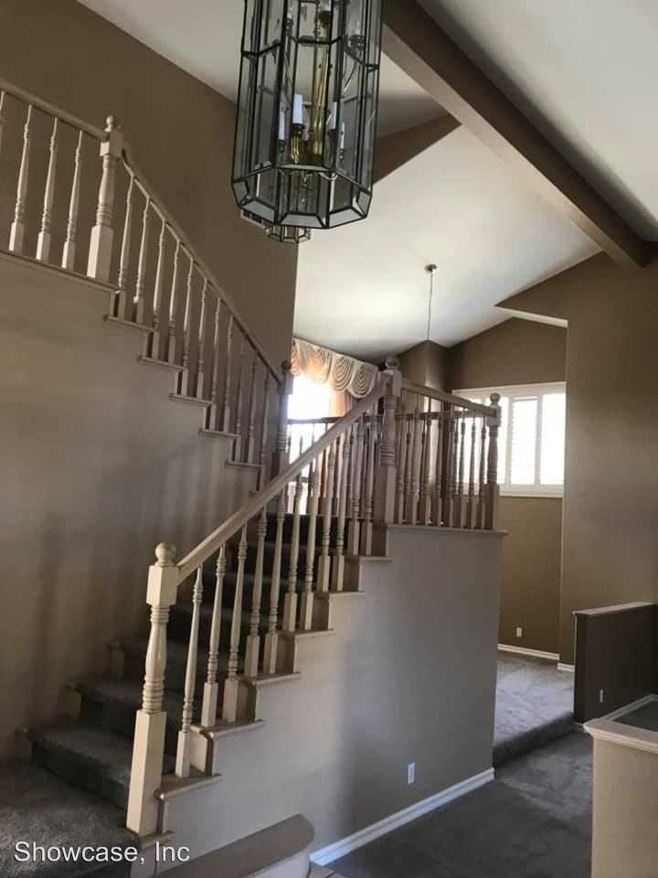 437 Lantern Crest - Photo 2 of 11