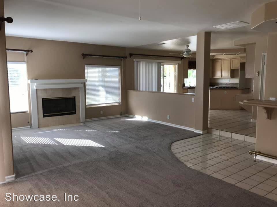 437 Lantern Crest - Photo 3 of 11