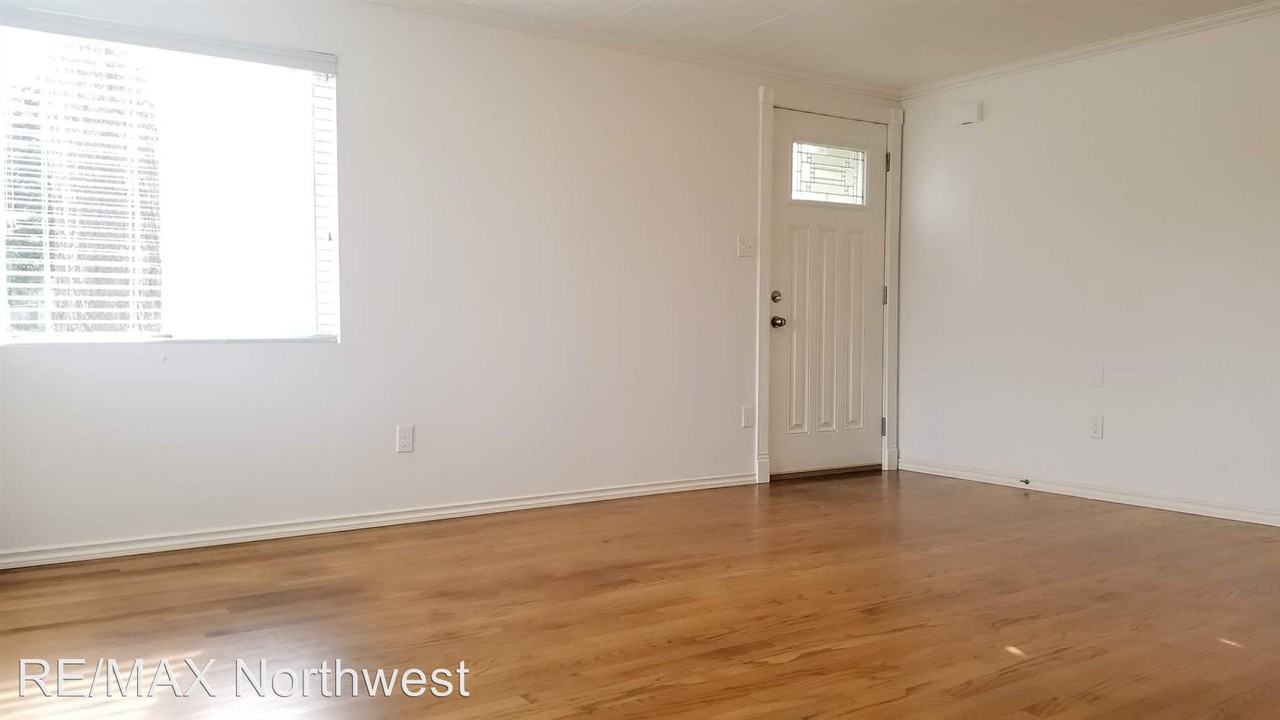305 Wilson St Ne - Photo 3 of 21