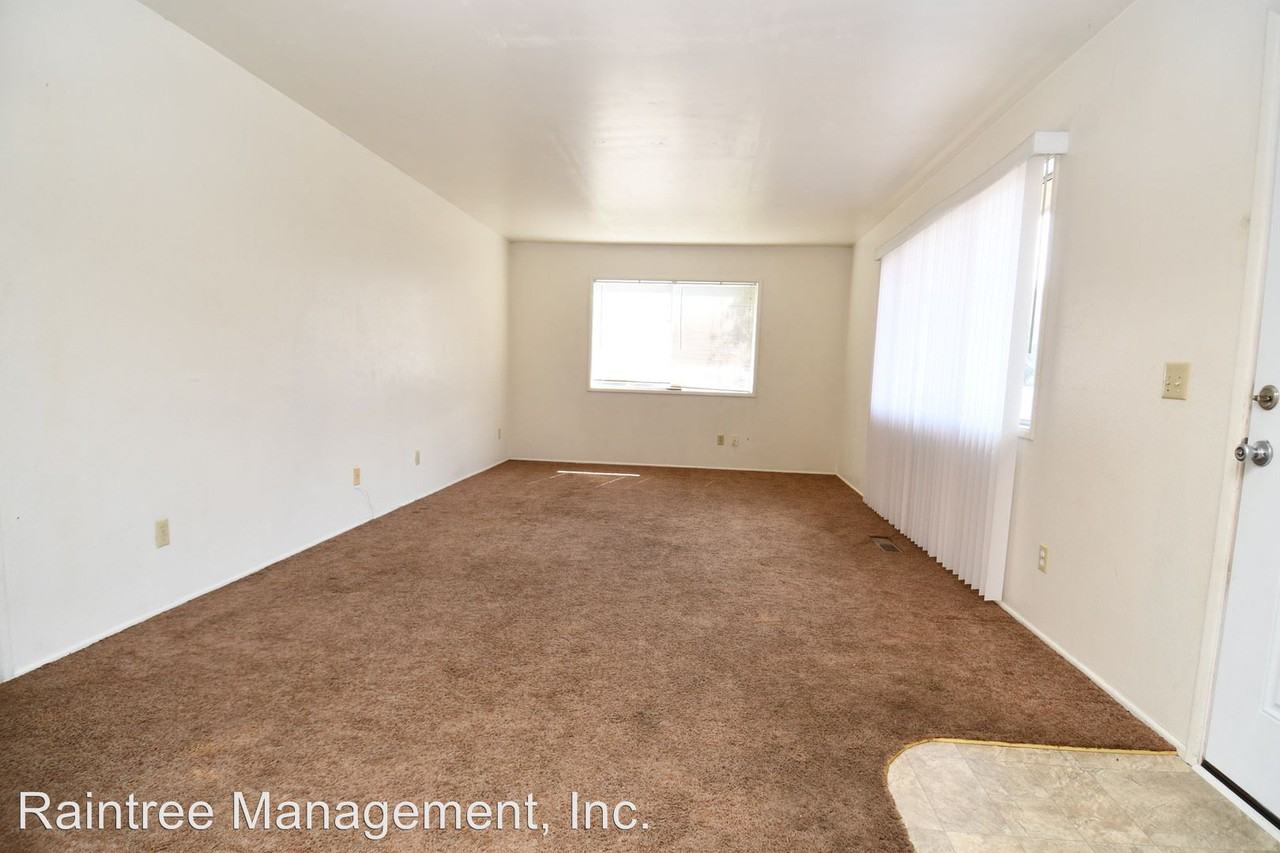 311, 321, 323 SE Grape - Photo 2 of 5