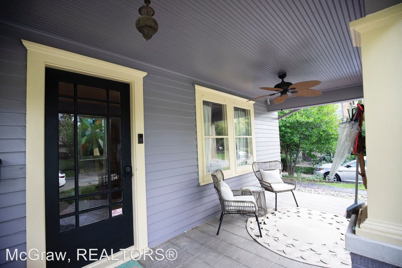 218 E. 25th St. - Photo 3 of 28