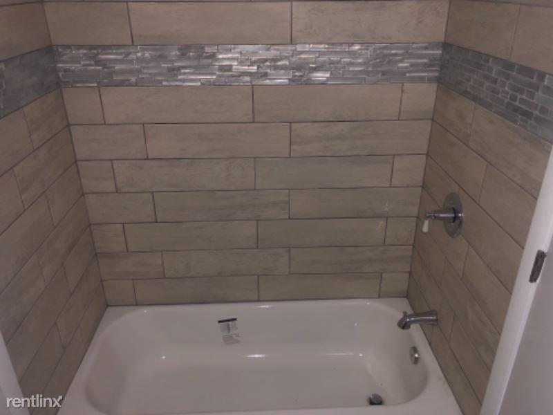 2405 College Ave - Photo 2 of 13