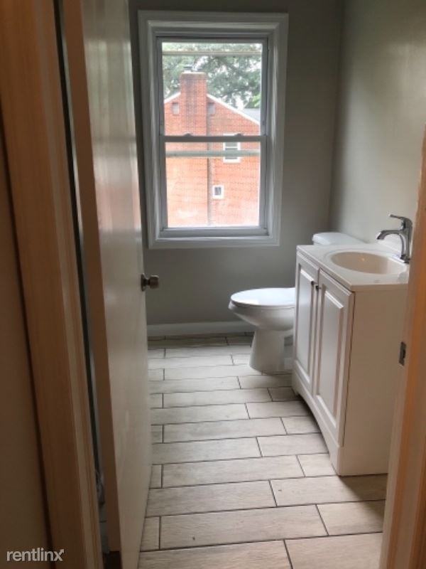 2405 College Ave - Photo 3 of 13