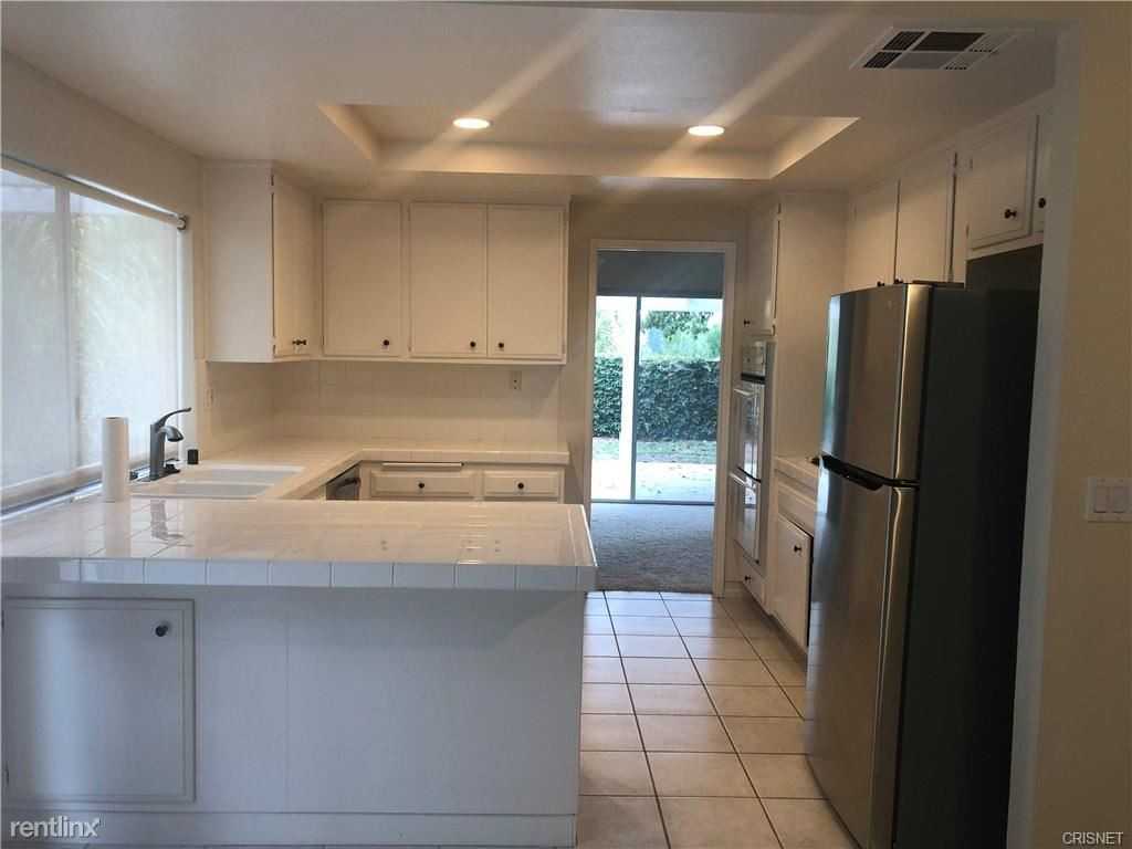 6492 Bayberry St - Photo 3 of 15