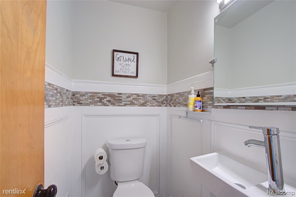 12 Mile And Southfield Rd - Photo 2 of 16