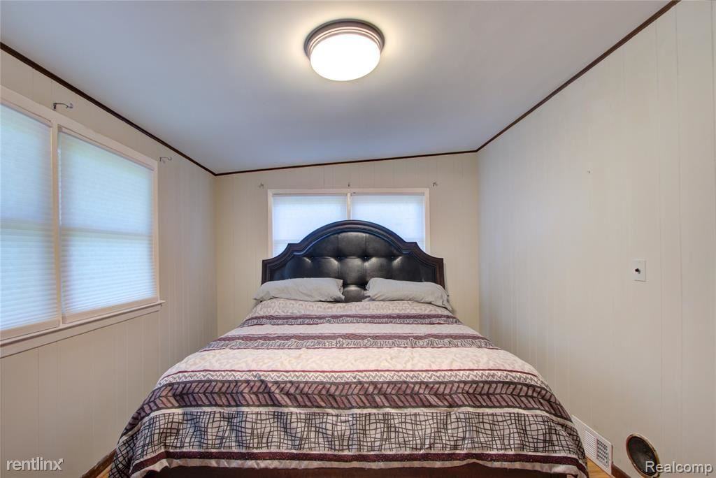 12 Mile And Southfield Rd - Photo 3 of 16