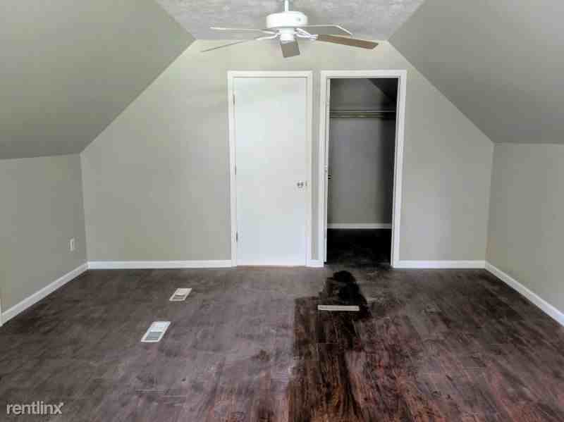 1014 N 32nd St - Photo 3 of 18