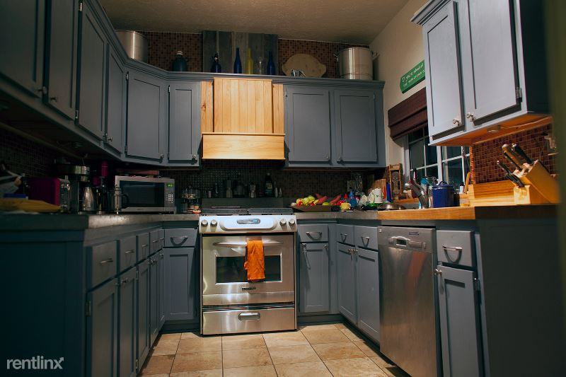 825 Elati St - Photo 2 of 19