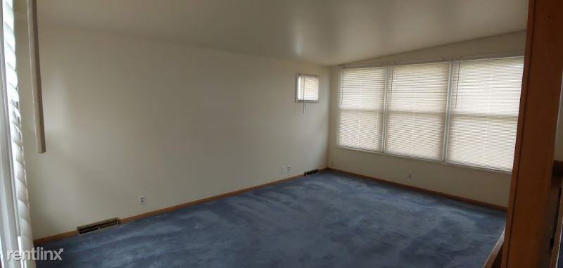 7050 N 37th St 1 - Photo 2 of 14