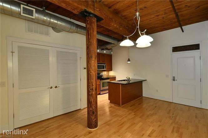 836 Oak St 306 - Photo 2 of 12