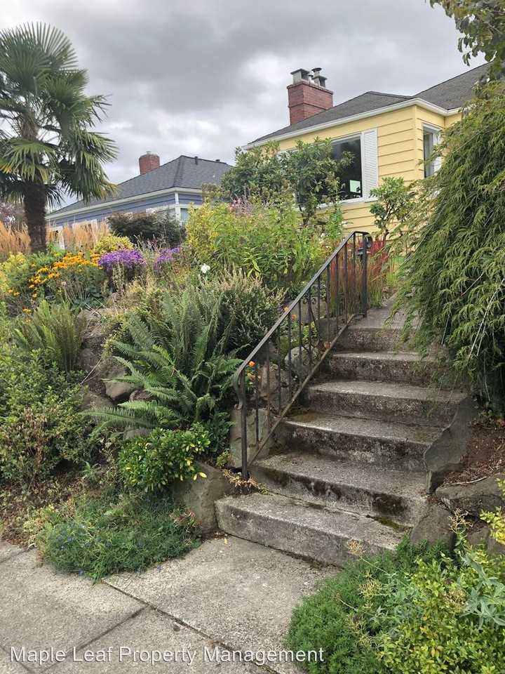 1549 Ne 76th St - Photo 2 of 22