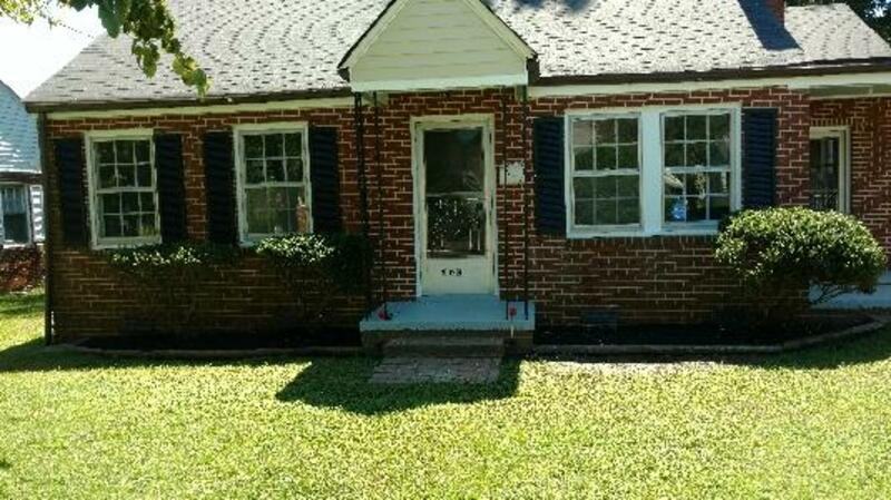 703 Fleming Street N.E. - Photo 2 of 31