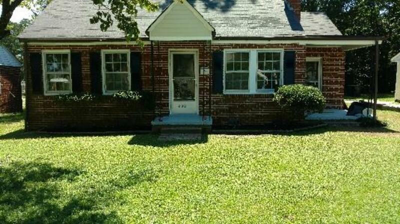 703 Fleming Street N.E. - Photo 3 of 31