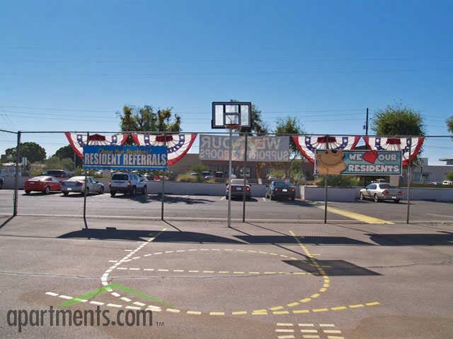 Beach Club Apartments - Photo 2 of 11