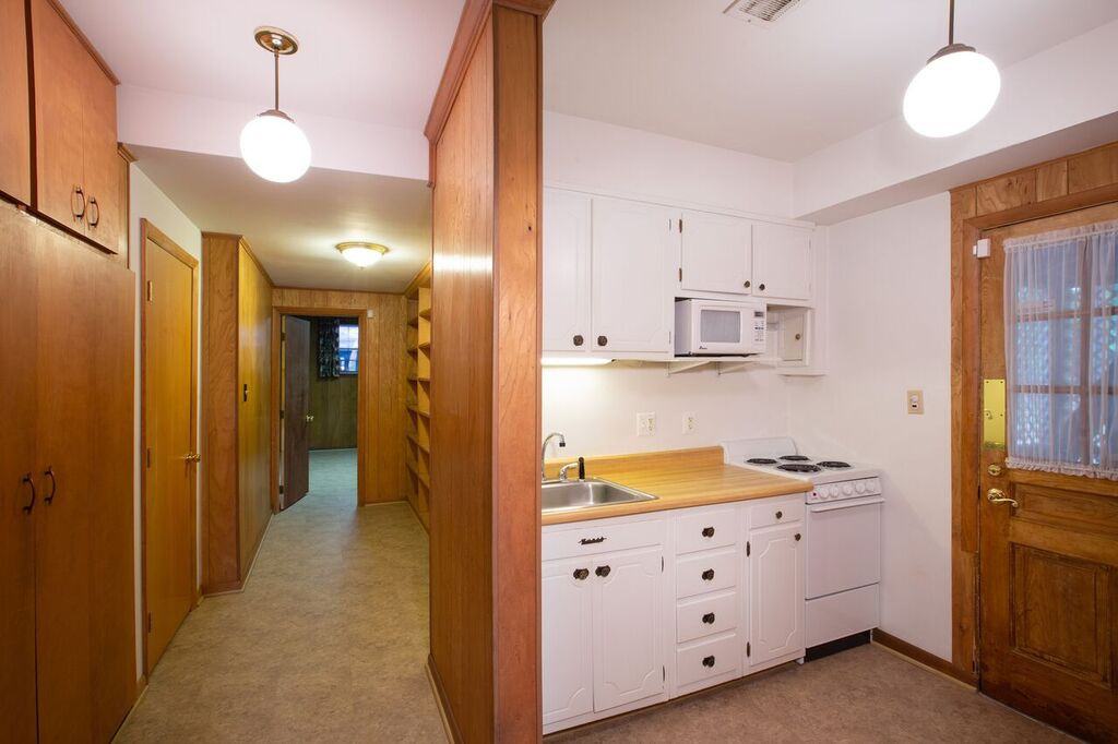 4925 Tunlaw St - Photo 3 of 18