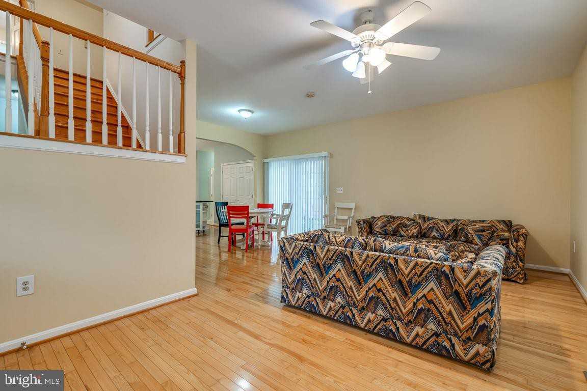 13283 Main Avenue - Photo 3 of 45