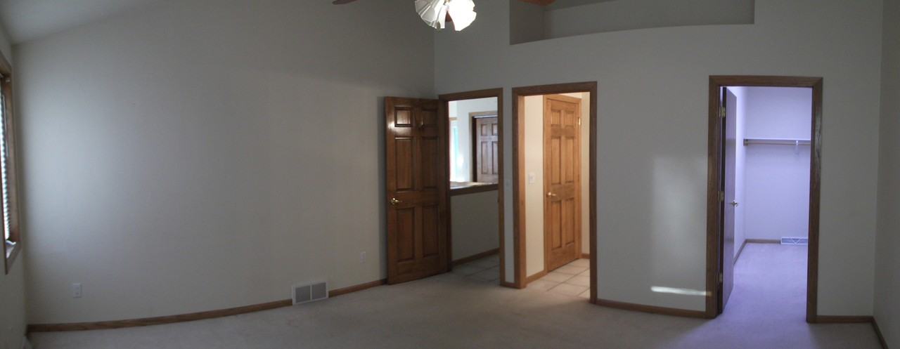 2940 Popplewood Ct - Photo 3 of 7