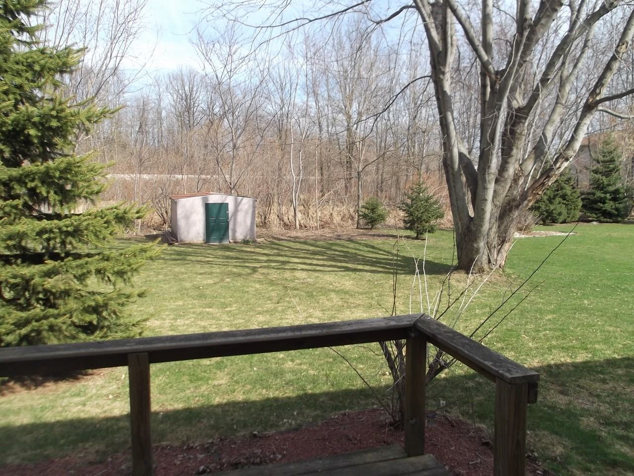 518 Lacona Ct - Photo 3 of 8