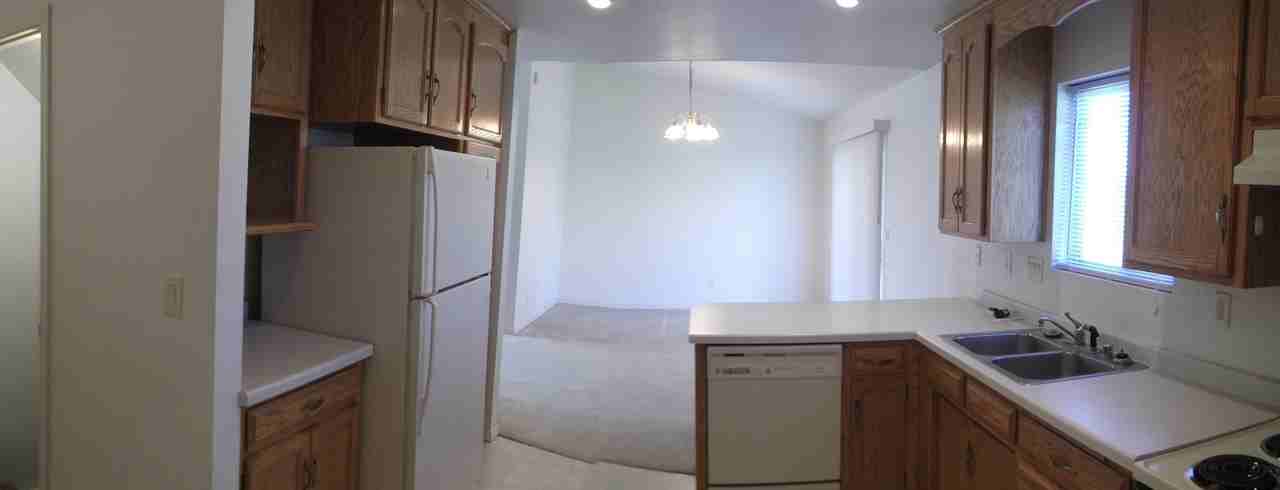 1621 Meadowview Ln - Photo 3 of 8