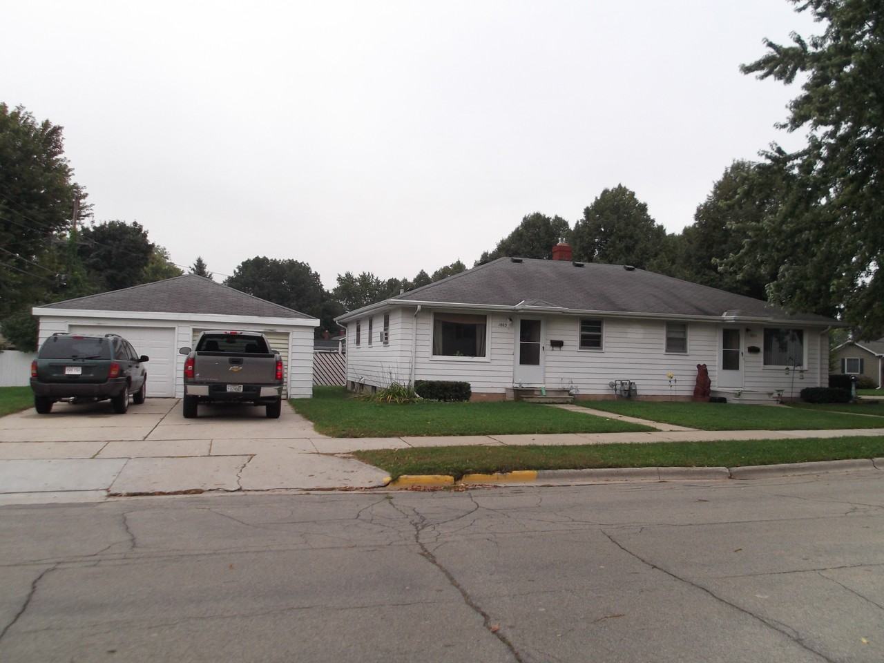 1803-1805 Frank St - Photo 2 of 9