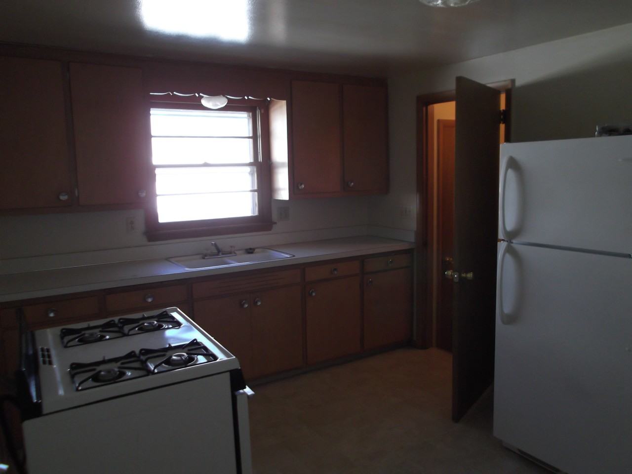 1803-1805 Frank St - Photo 3 of 9