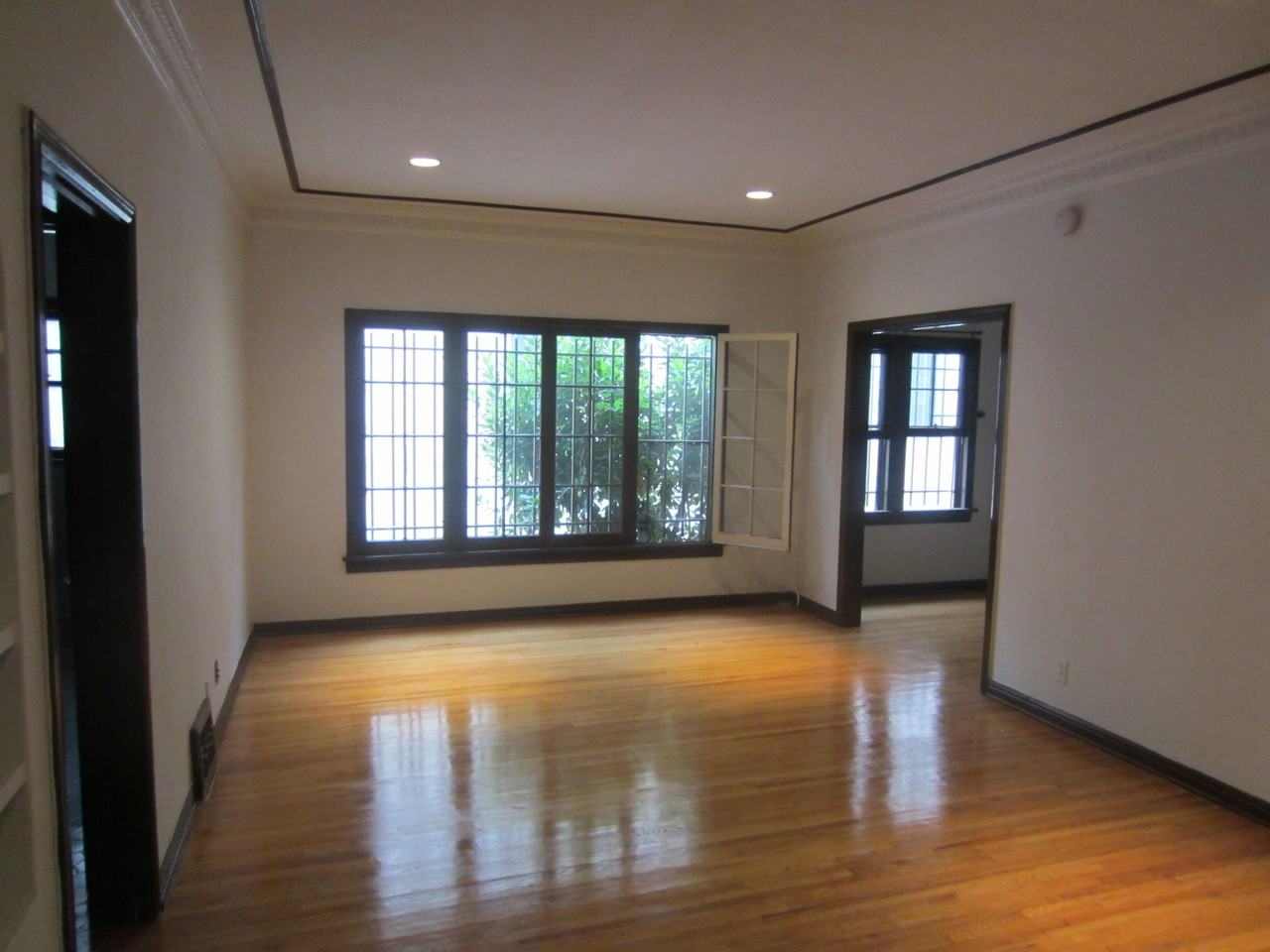 339 S Detroit Apartments in MidCity West, Los Angeles, CA 90036 Zumper