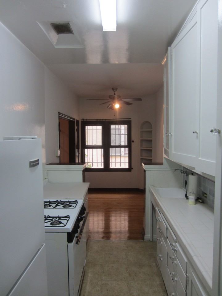 339 S Detroit - Photo 2 of 10