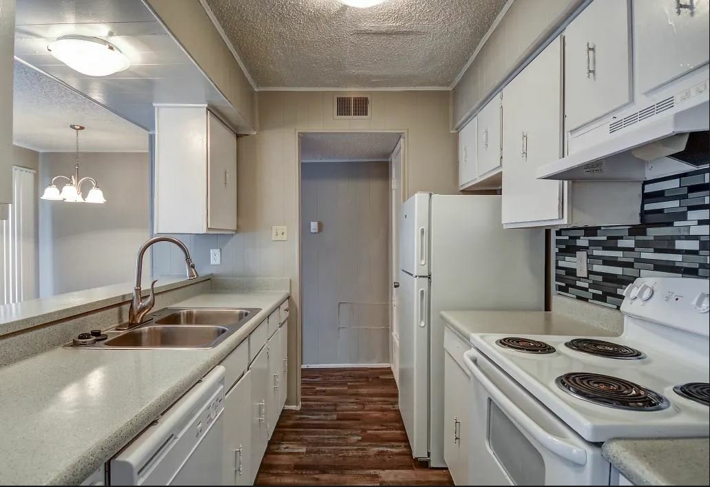 Richland Springs - Photo 3 of 10