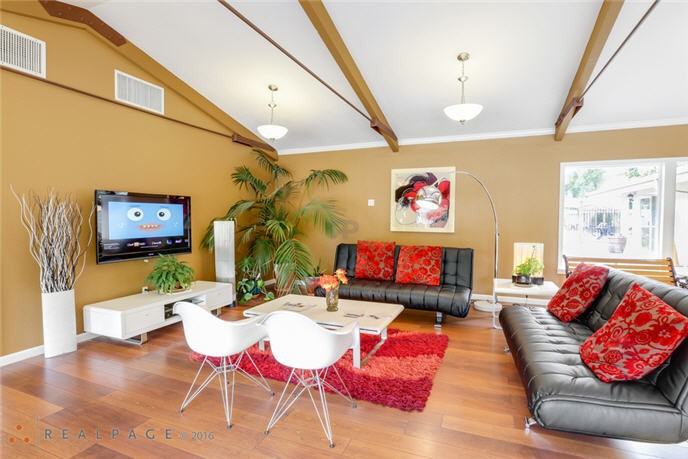 Washington Townhomes - Photo 3 of 15