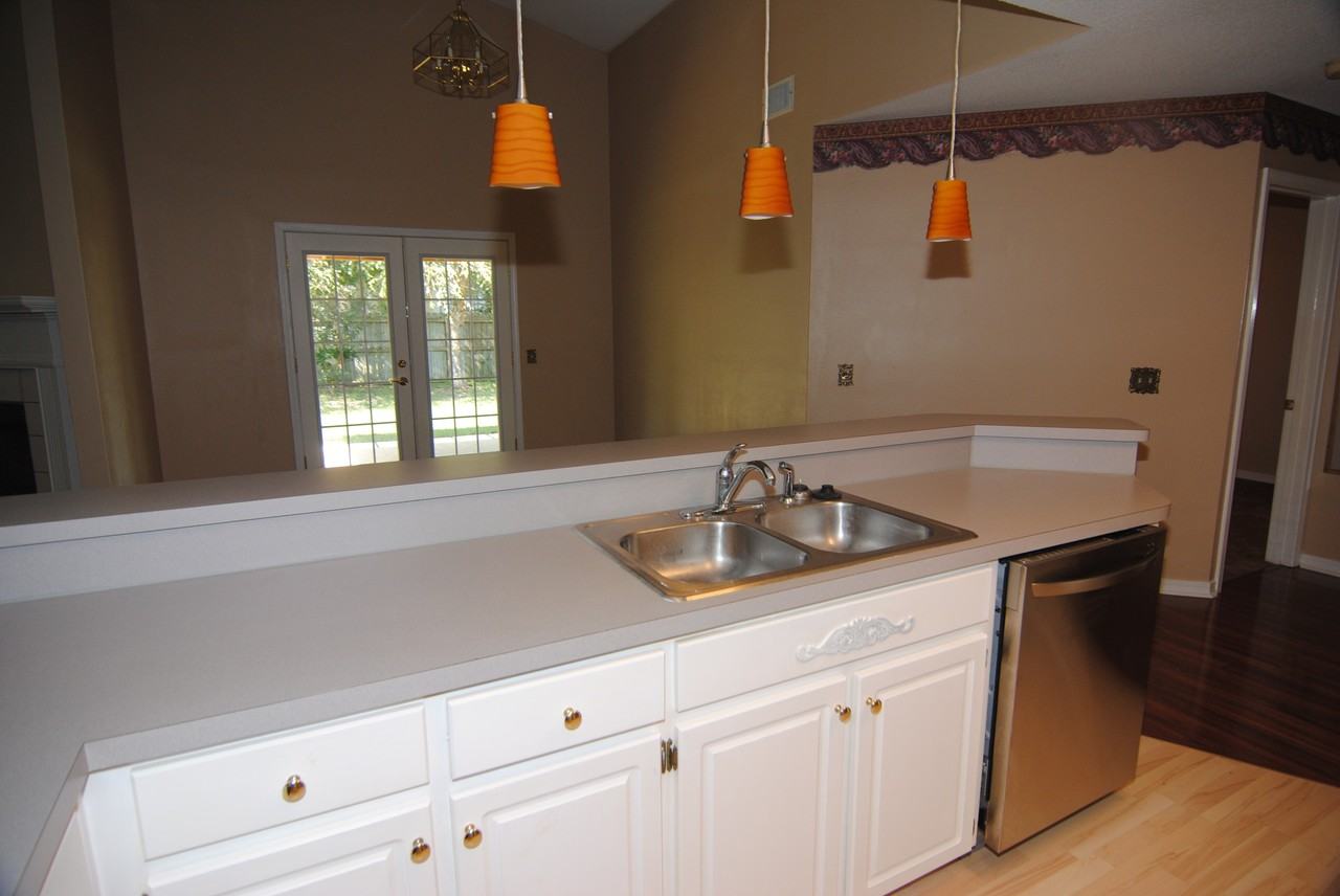 1960 Joshua Dr - Photo 3 of 26