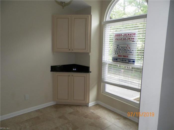 477 E Lake Circle - Photo 3 of 11