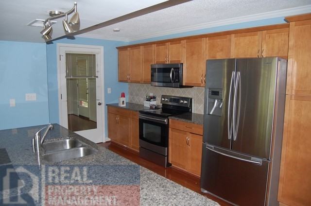 3904 La Salle Dr - Photo 3 of 9
