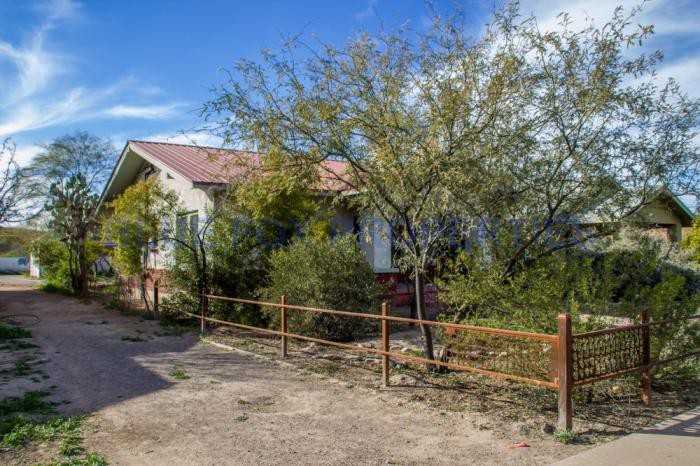 53 N Melwood Ave - Photo 3 of 24