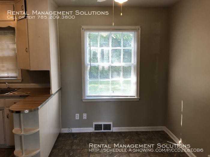 2201 Sw 21st St - Photo 3 of 8