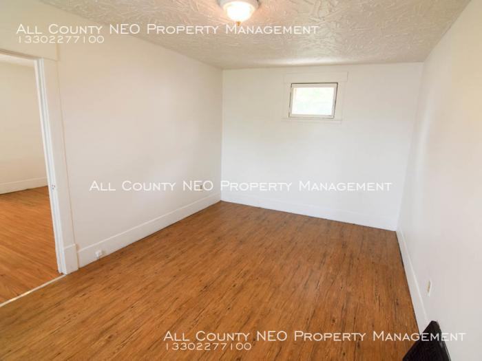 1304 Lake Shore Blvd - Photo 3 of 10