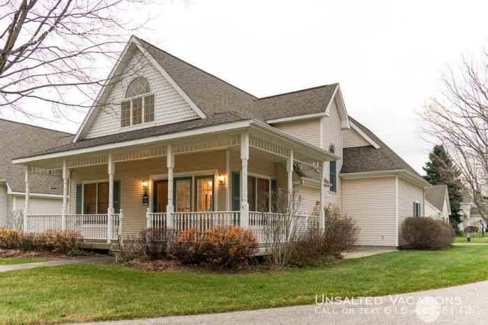 11 Cottage Ln - Photo 2 of 10