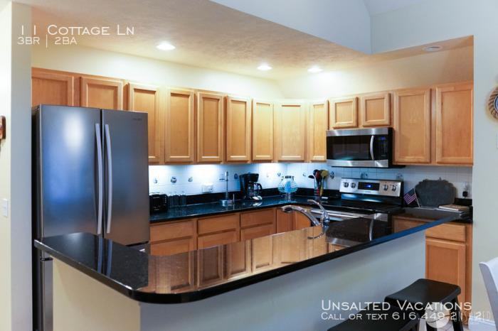 11 Cottage Ln - Photo 3 of 10