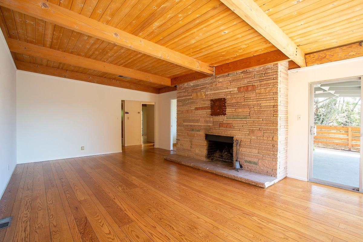 2800 Steinmetz Way - Photo 3 of 27