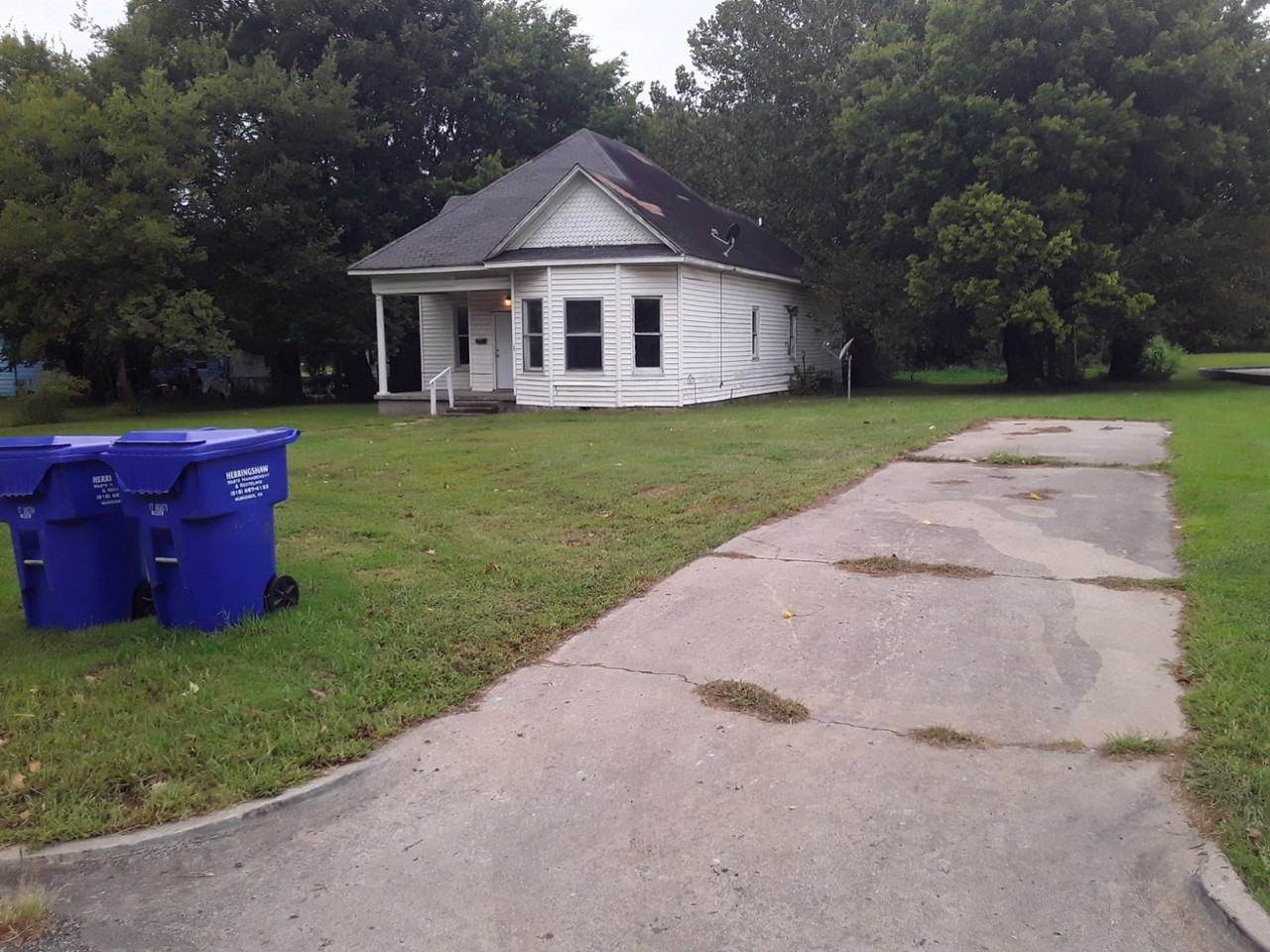 559 S 6th St - Photo 2 of 27