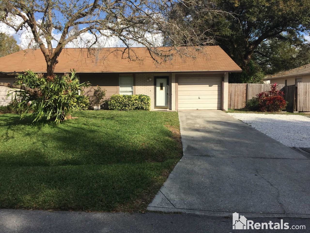 22750 Penny Loop - Photo 2 of 10