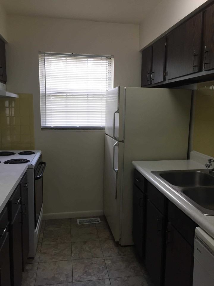 110 N. Alex Road - Photo 2 of 10