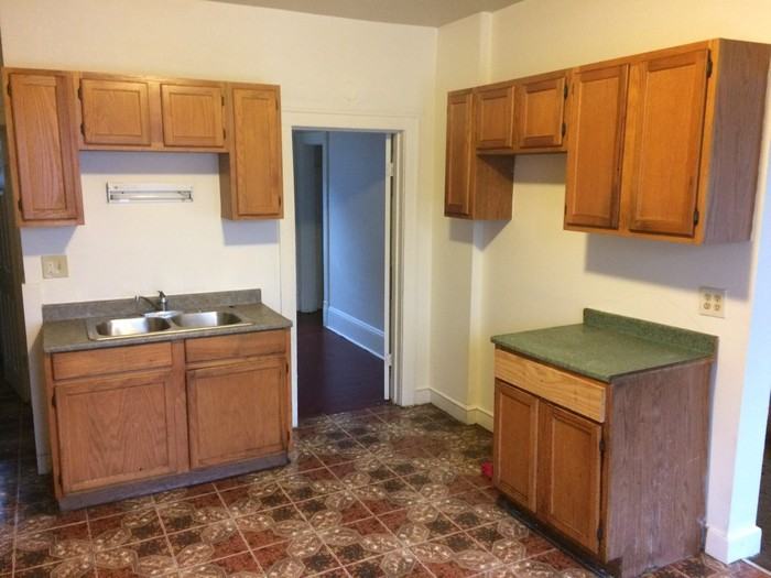 1105 West Hayes Avenue - Photo 3 of 7