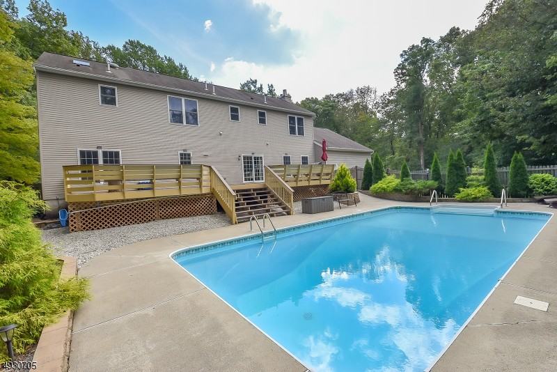 11 Oak Ln - Photo 2 of 25