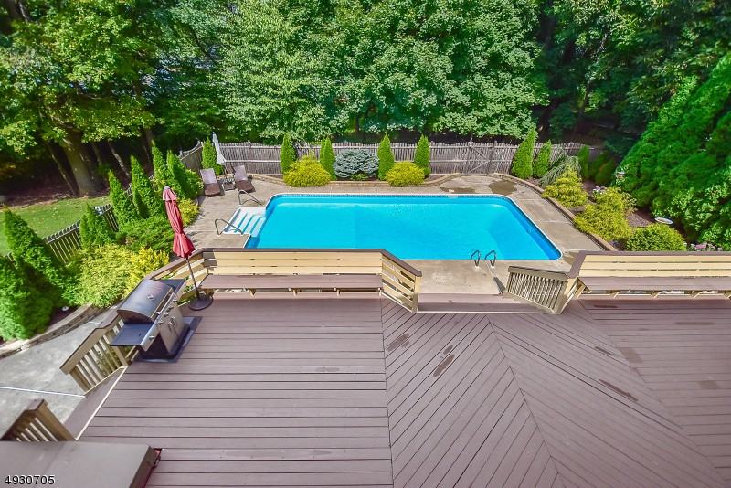 11 Oak Ln - Photo 3 of 25
