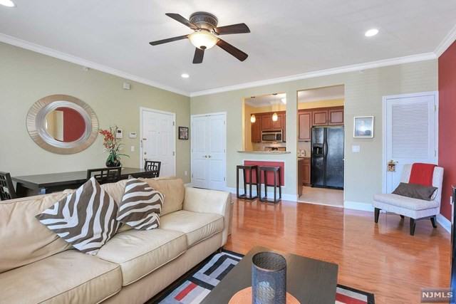 14 Hemlock Lane - Photo 3 of 19