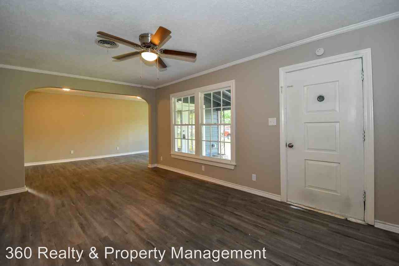 1119 18th Ave N - Photo 2 of 25