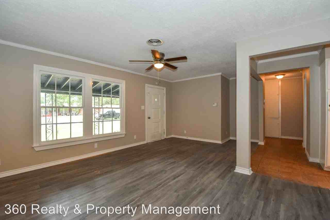 1119 18th Ave N - Photo 3 of 25